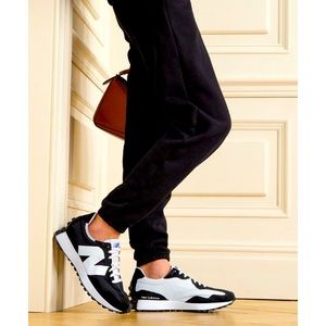 NEW BALANCE 327 SNEAKERS